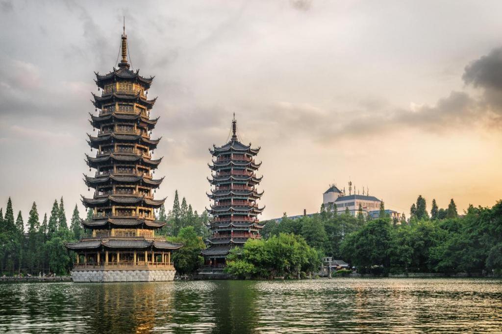 Telecom Hotel Guilin Exterior foto